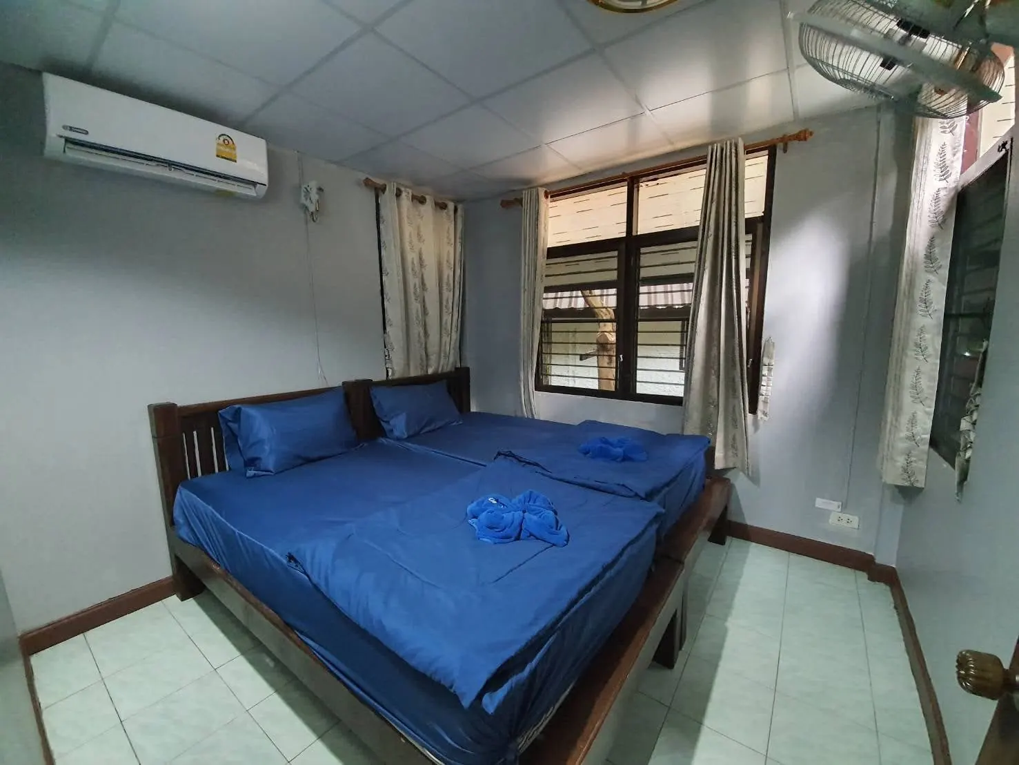 Second air-conditioned bedroom inside the family bungalow